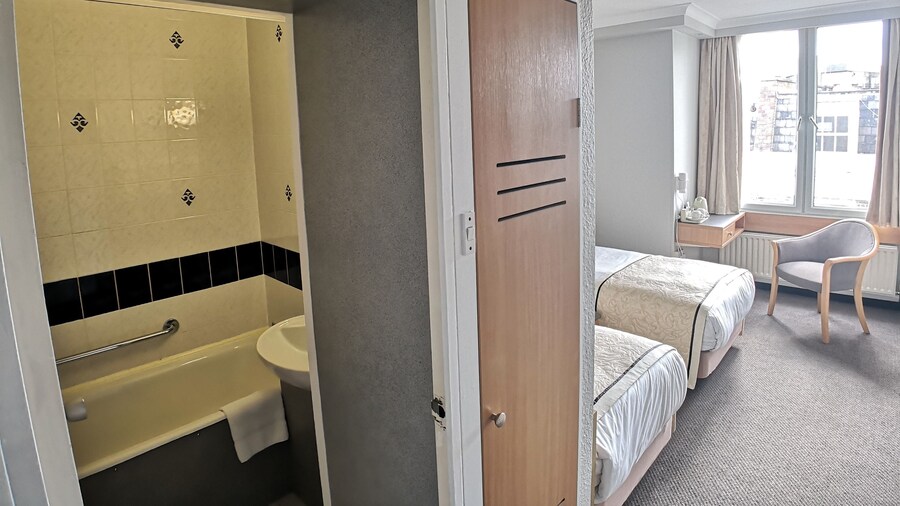 Lancaster Hall Hotel