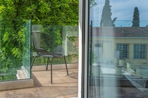 Interior - Beverly V Luxury Suite in Central Plaka by JJ Hospitality- (Athina)