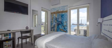 Suite, Jetted Tub, Sea View (Colapesce) | Premium bedding, in-room safe, individually furnished, desk