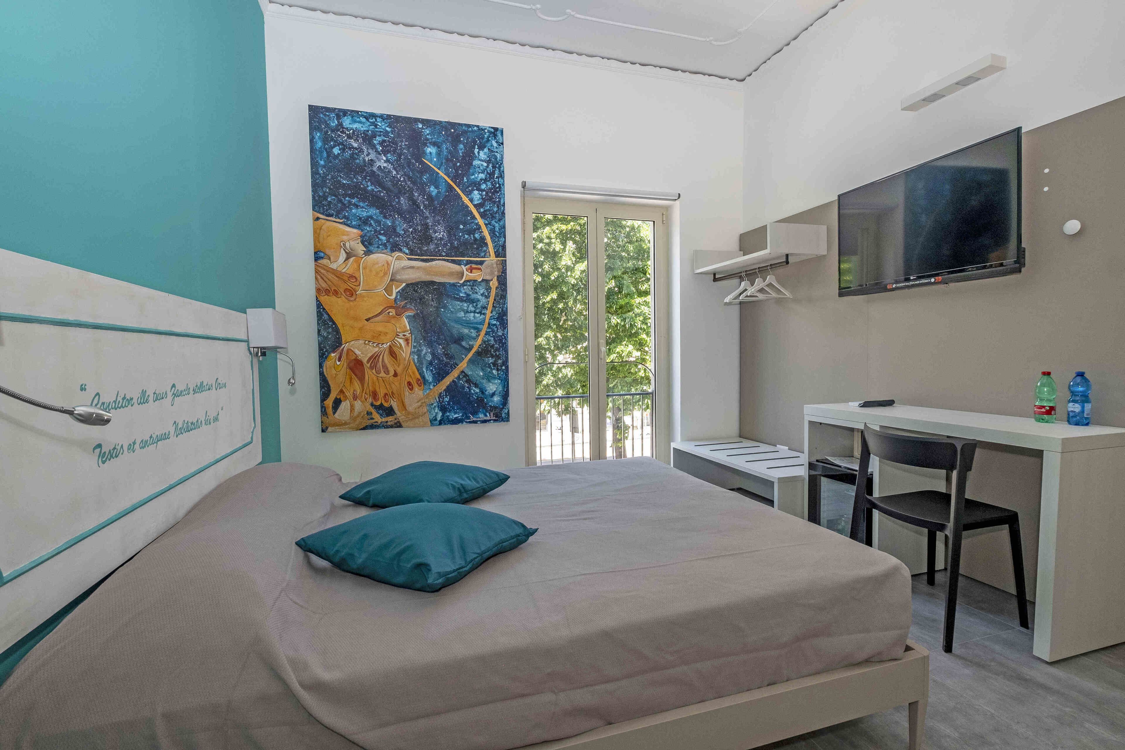 Habitación Confort, vistas a la ciudad (Orione) | Ropa de cama de alta calidad, caja fuerte, mobiliario individual