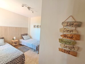 2 chambres, fer et planche à repasser, lit parapluie, Wi-Fi gratuit