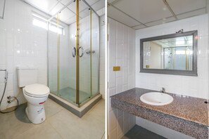 Suite, 1 Bedroom | Bathroom | Shower, towels, soap, shampoo