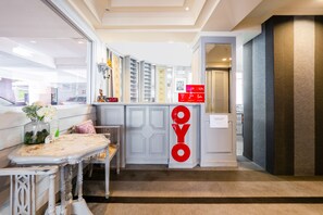 Reception - OYO 1042 Boon's Residence Sathorn (Bangkok)