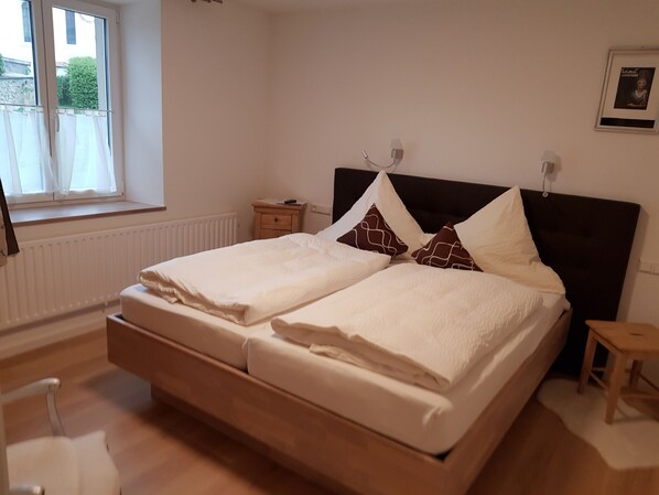 1 camera, ferro/asse da stiro, Wi-Fi, lenzuola