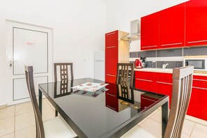 Apartment (N2) | Private kitchen | Full-sized fridge, oven, stovetop, electric kettle - Apartment Janko N2 (Medulin)