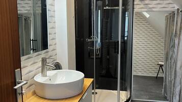Comfort Double Room | Bathroom