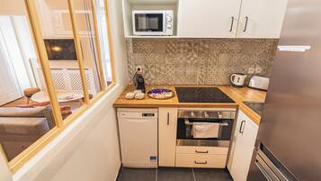 Oven, dining tables