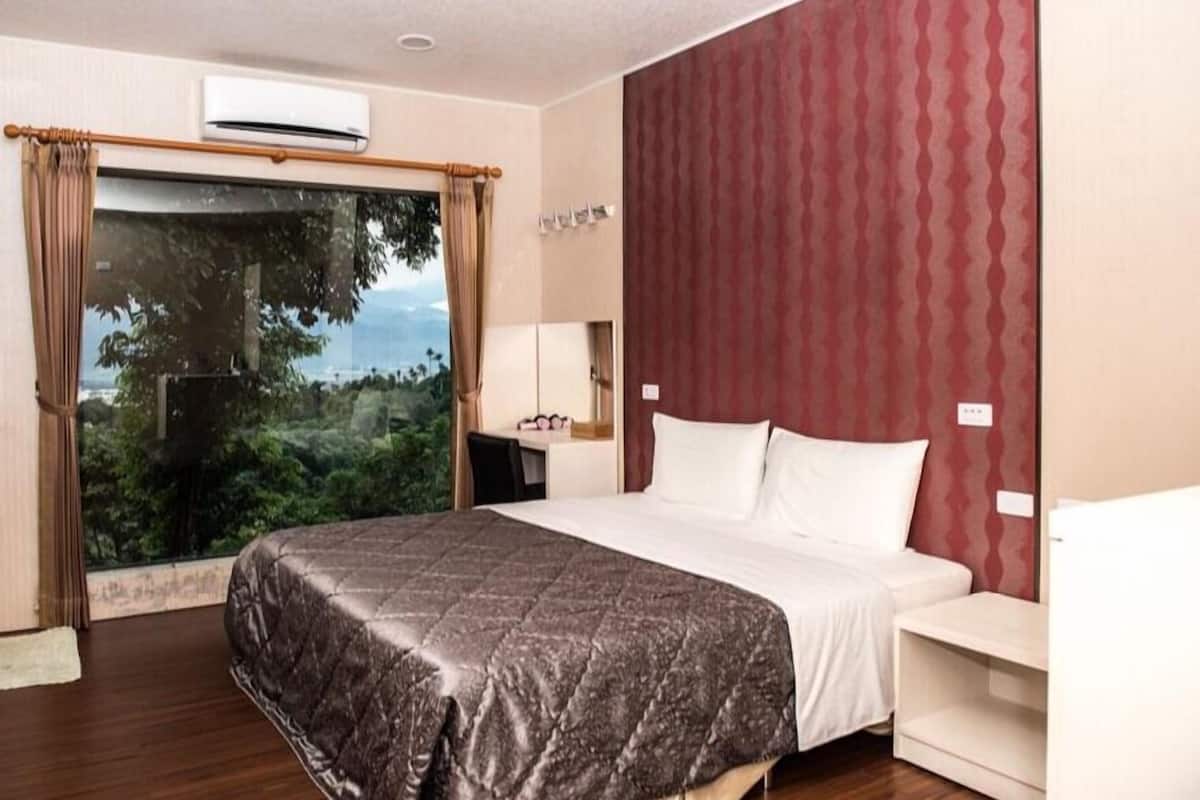 Panoramic-Doppelzimmer, Bergblick | Individuell dekoriert, Schreibtisch, laptopgeeigneter Arbeitsplatz