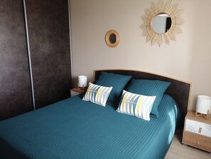 3 bedrooms, iron/ironing board, free WiFi, bed sheets