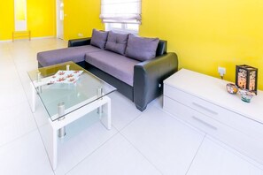 Apartment (N3) | Living room | Flat-screen TV