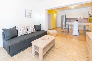 Apartment (N4) | Living area | Flat-screen TV - Affordable Janko Apartment (Medulin)