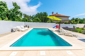 Seasonal outdoor pool