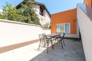Apartment (N4) | Balcony