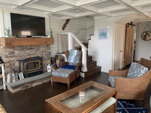 Smart-TV, DVD-Player, Videothek, Stereoanlage