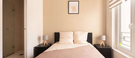 1 bedroom, desk, iron/ironing board, WiFi