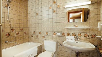Doppelzimmer (Alpinherz) | Badezimmer
