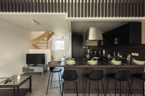 Kaffetrakter/tekoker, kjøleskap, mikrobølgeovn og ovn