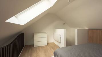 1 chambre, bureau, fer et planche à repasser, Wi-Fi