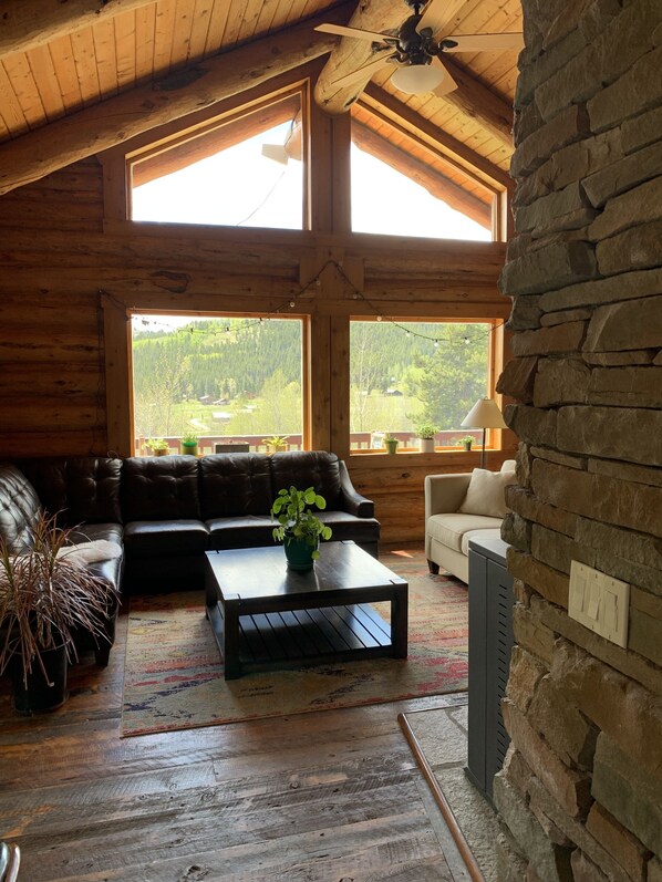 Smart TV, fireplace, stereo, computer monitors - Log cabin on 5 acres in Wilson Wyoming (wilson)