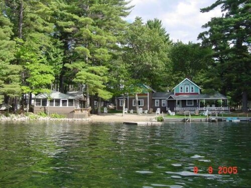 Ossipee Lake house, pet friendly