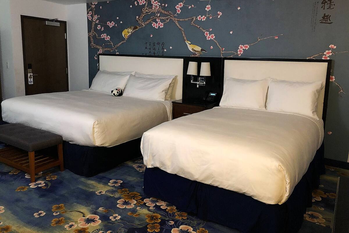 Habitación cuádruple Grand, bañera de hidromasaje | Sábanas de algodón egipcio y ropa de cama de alta calidad