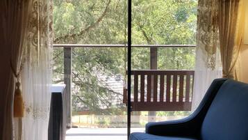 Premier Room | Egyptian cotton sheets, premium bedding, down comforters, pillowtop beds