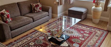 Flat-screen TV, fireplace