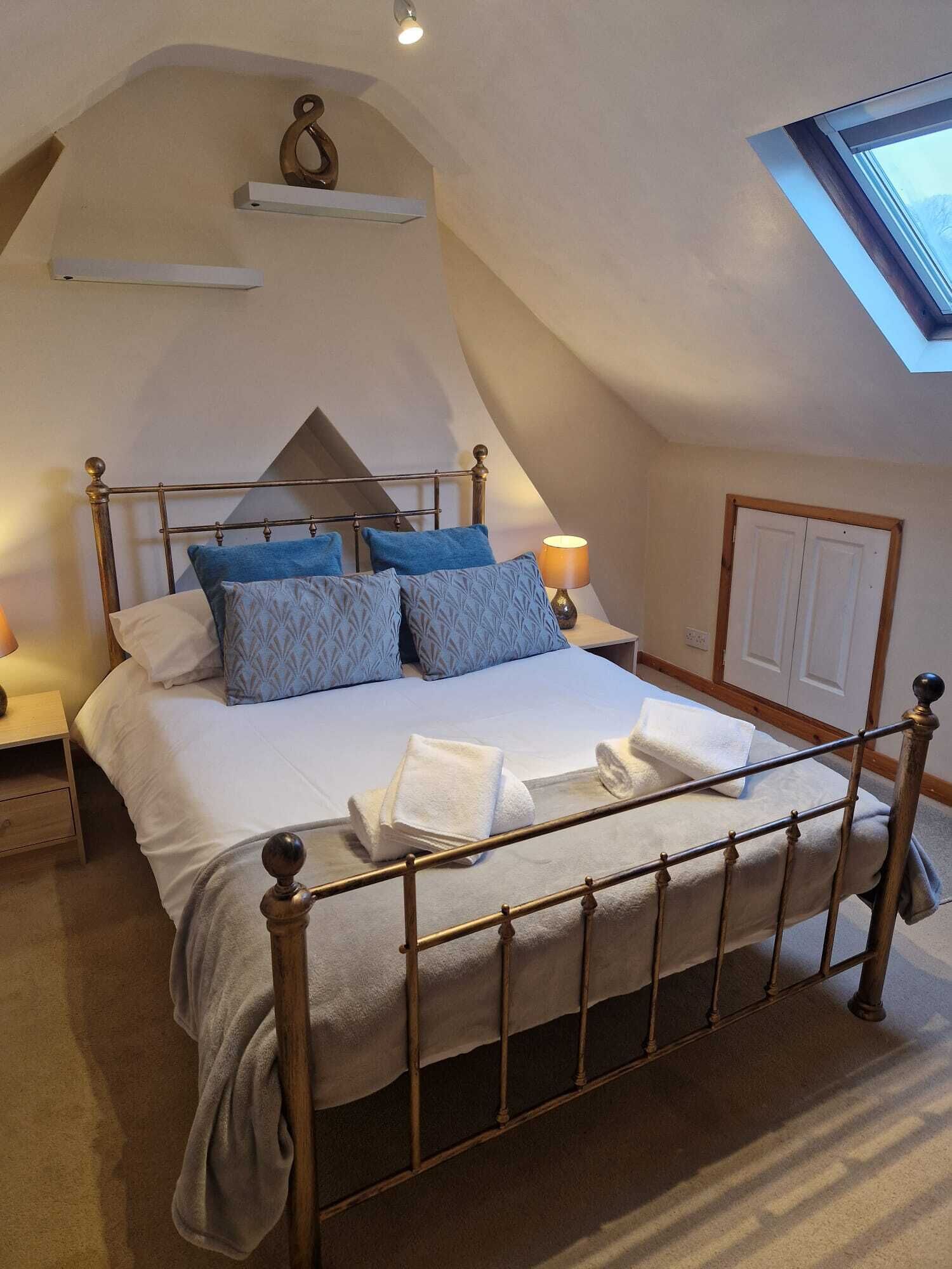 4 bedrooms, iron/ironing board, free WiFi