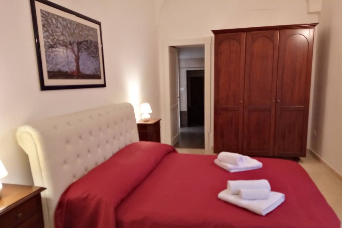 Hypo-allergenic bedding, down duvets, blackout curtains, free WiFi