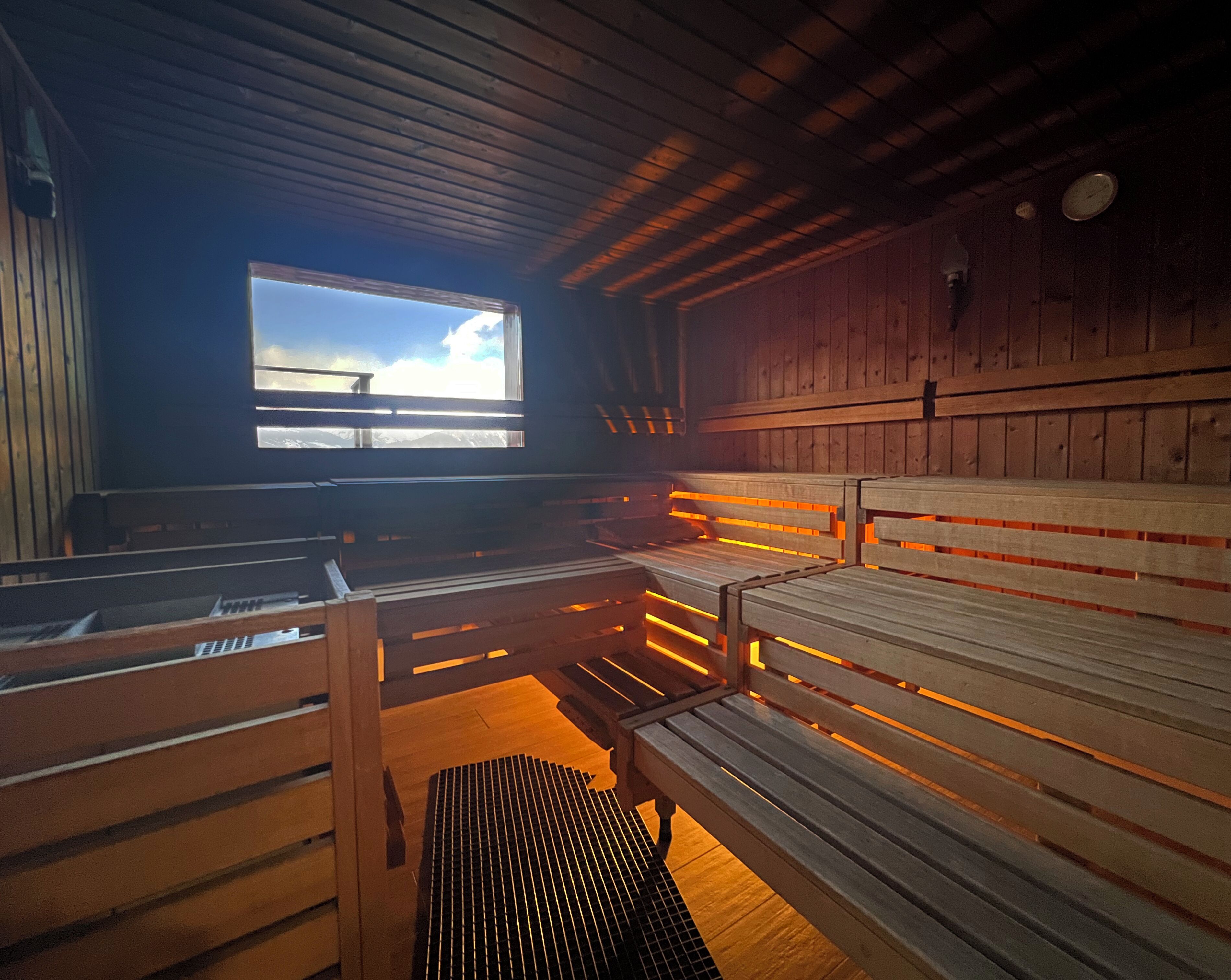 sauna, hot tub, steam room, massages