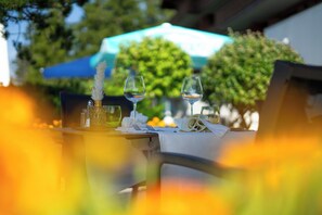 Terrace/patio - Hotel Chalet Royal (Veysonnaz)