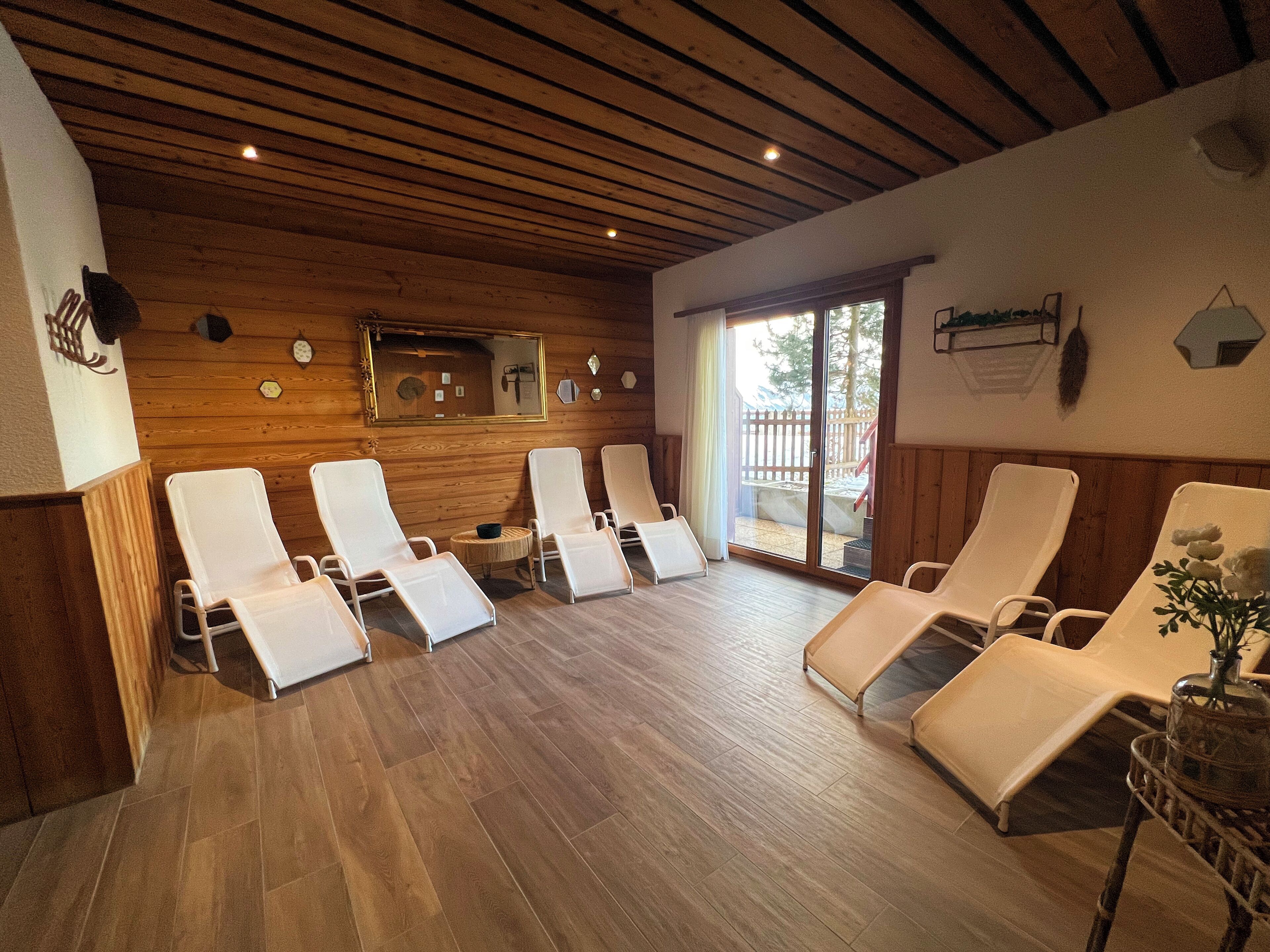 sauna, hot tub, steam room, massages