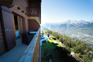 Royal Double Room | Balcony view - Hotel Chalet Royal (Veysonnaz)