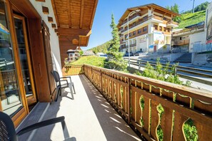 Standard Room, 1 Bedroom, Non Smoking | Balcony - Hotel Chalet Royal (Veysonnaz)