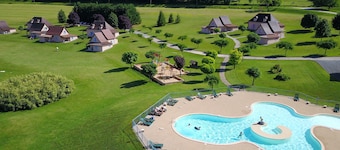 Les SOURCES Comfort Panoramic terrace, SPA, Swimming pool, Fishing pond, Jacuzzi.