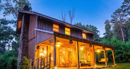 Romantic StackRock Cabin â An Exclusive, Centrally Located Retreat.