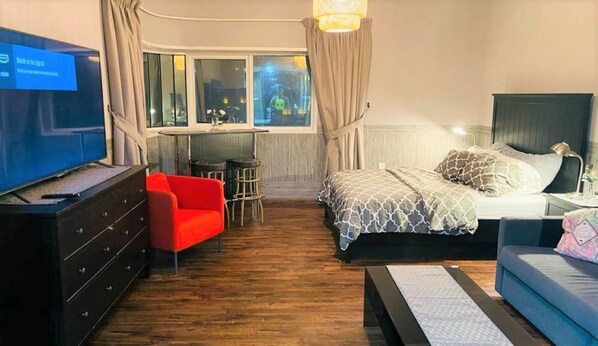 1 bedroom, desk, iron/ironing board, free WiFi
