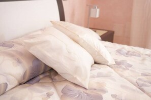 Down duvets, desk, laptop workspace, free WiFi