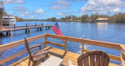 River house with 2 boat docks