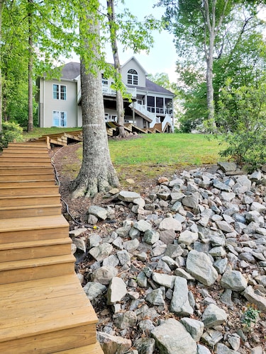 Beautiful Lake Gaston NC..... Views to remember for a lifetime!