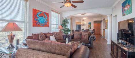 Televisi 42-inci dengan saluran TV kabel dan pemutar DVD