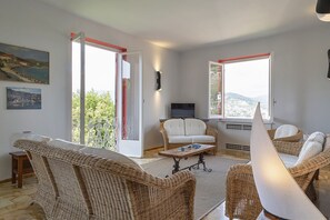 Télévision, cheminée