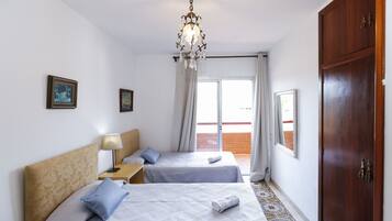 4 bedrooms, iron/ironing board, free WiFi, bed sheets