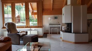 Smart-TV, Kamin, DVD-Player, Stereoanlage