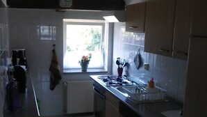 Kaffetrakter/tekoker, kjøleskap, mikrobølgeovn og ovn
