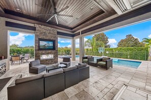 Pool - Delightful Haven with Theater Room at Reunion (Kissimmee)