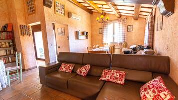 Televisie en een open haard