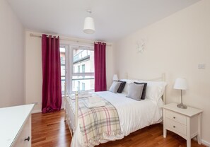 3 chambres, fer et planche à repasser, Wi-Fi gratuit, draps fournis