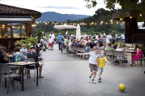 Outdoor dining - Mobile home with air conditioning, terrace, and pool (Figline Valdarno)