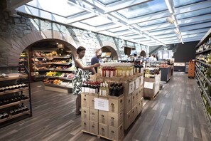 Gift shop - Mobile home with air conditioning, terrace, and pool (Figline Valdarno)